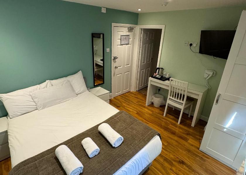 England Battle Budget Double Room