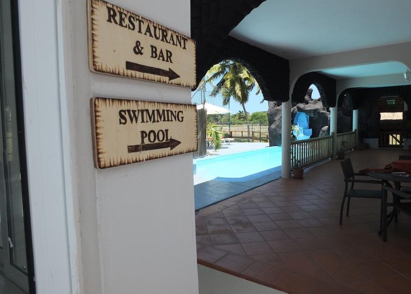 MU Belle Mare Exterior Detail