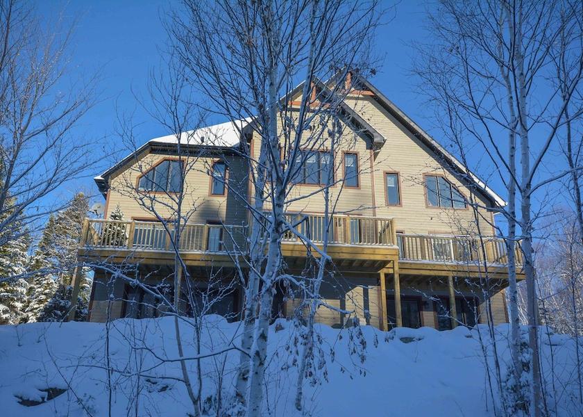 Quebec Mont-Blanc Exterior Detail