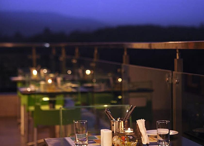 Uttarakhand Dehradun Couples dining