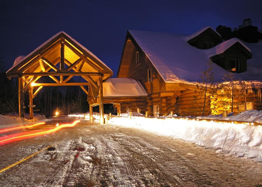Quebec Saint-Alexis-des-Monts Front of property - evening/night