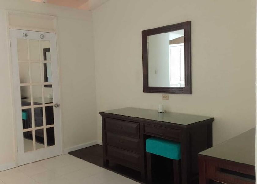  Holetown Room