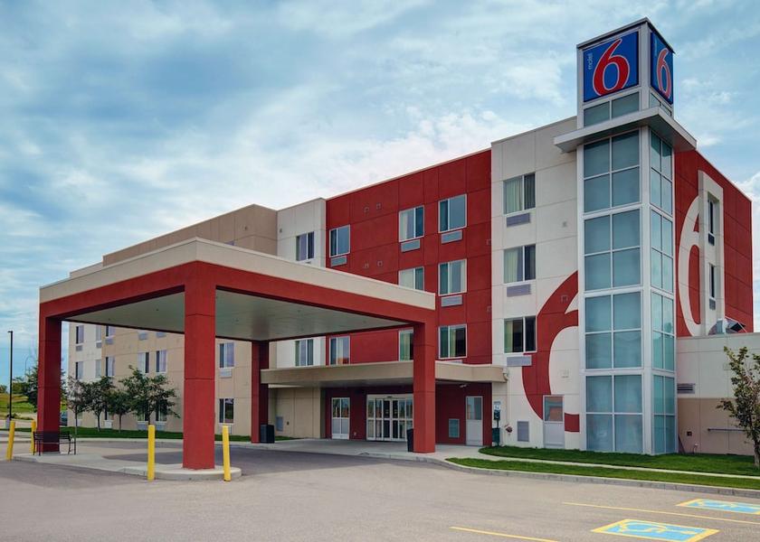 Alberta Airdrie Exterior Detail