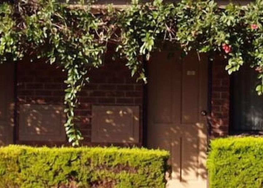 Victoria Blackburn Exterior Detail