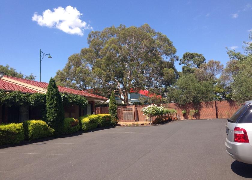 Victoria Blackburn Exterior Detail