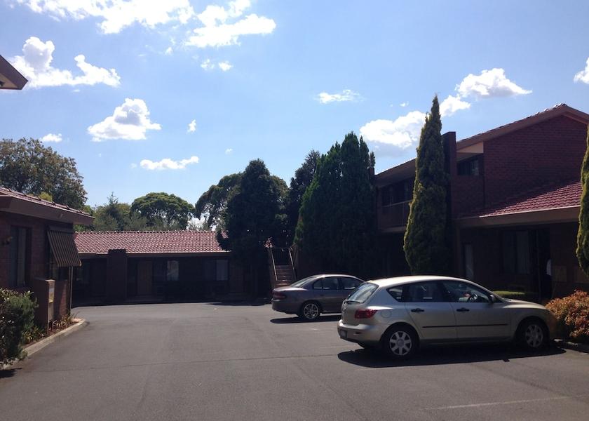 Victoria Blackburn Exterior Detail