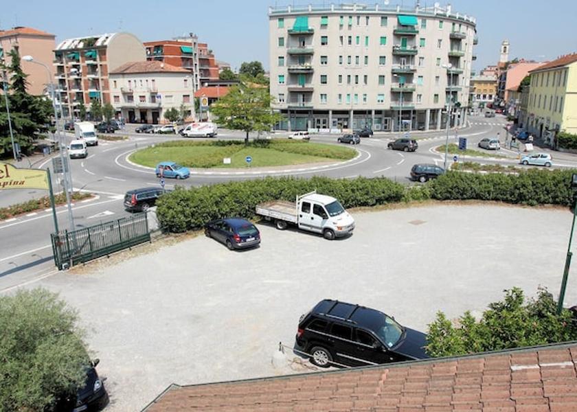 Lombardy Vimodrone Exterior Detail