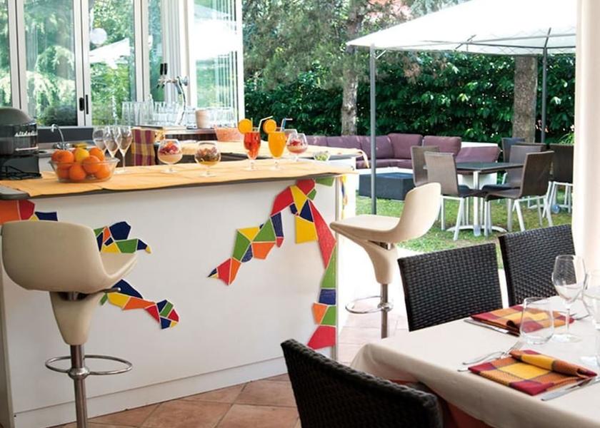 Emilia-Romagna Castel San Pietro Terme Outdoor Dining