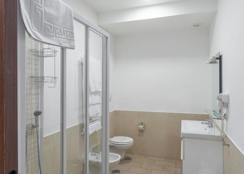 Campania San Mango Piemonte Bathroom