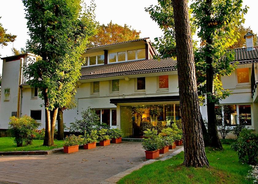 Lombardy Appiano Gentile Facade