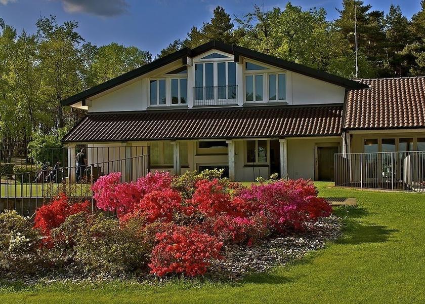 Lombardy Appiano Gentile Exterior Detail