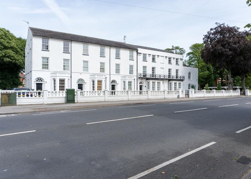 England Retford Exterior Detail