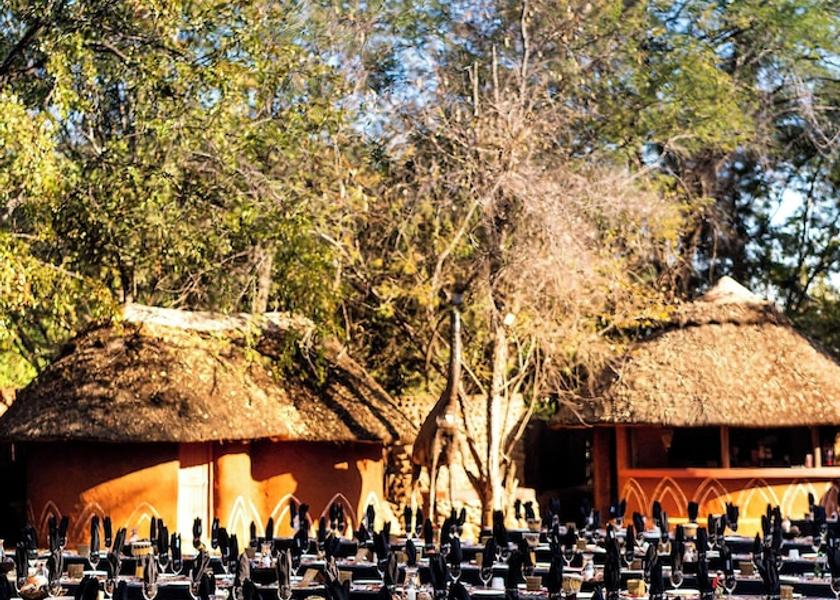  Livingstone Dining Area