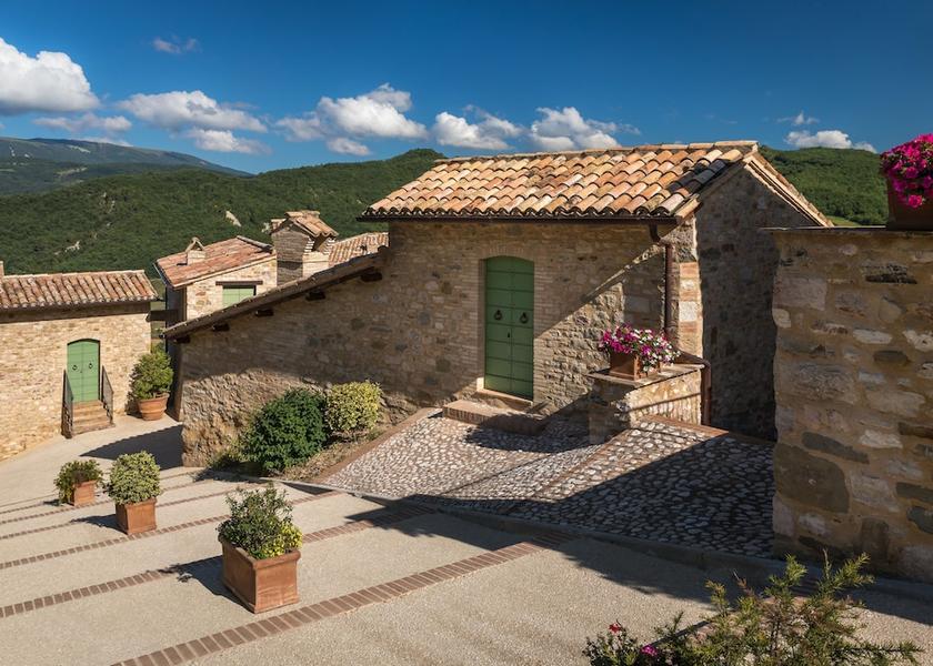Umbria Valtopina Exterior Detail