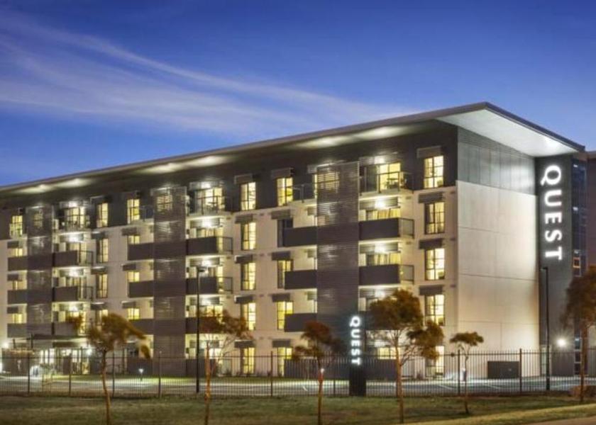 Victoria Melbourne Hotel Exterior