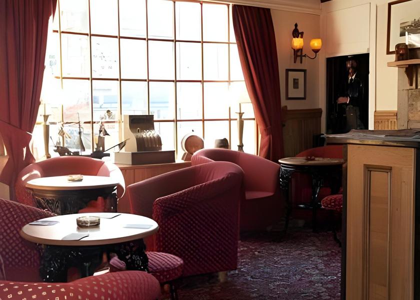 England Barnard Castle lobby