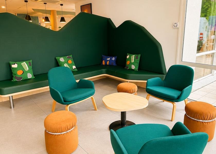 Auvergne-Rhône-Alpes Clermont-Ferrand Lobby sitting area