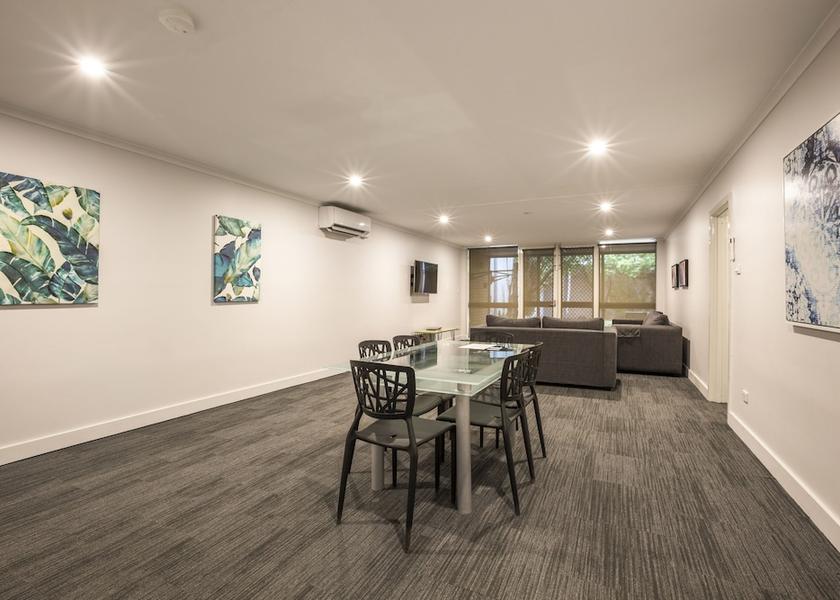 Victoria Melbourne Living area