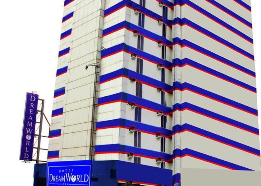  Quezon City Hotel Exterior