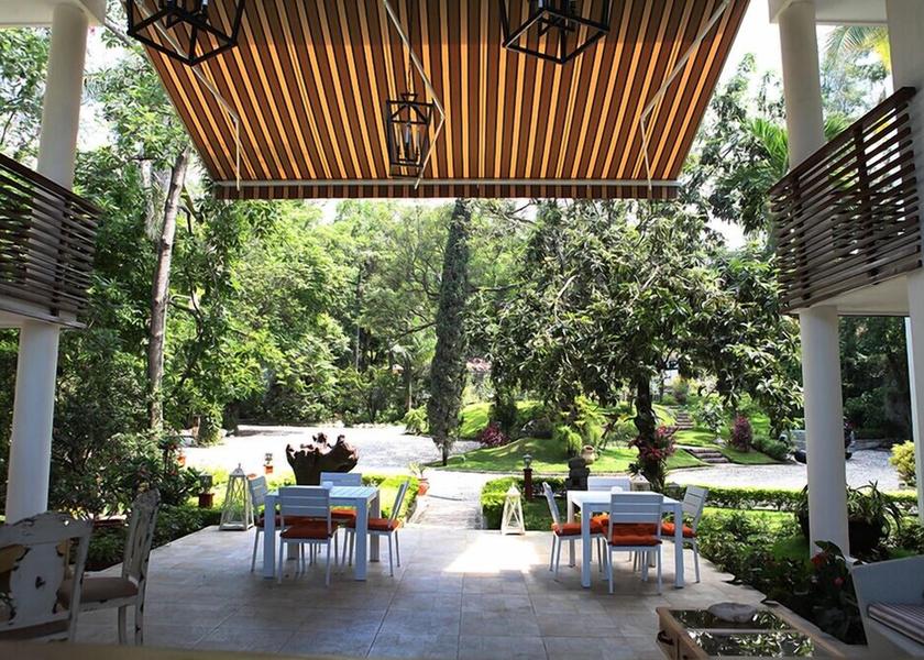  Petionville Exterior Detail