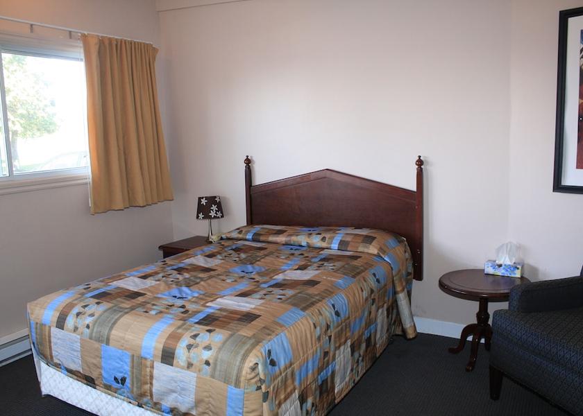 Quebec Longueuil Room