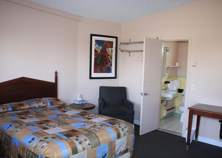 Quebec Longueuil Room