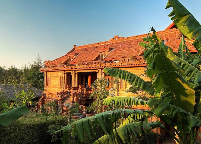 Thanh Hoa Sam Son Exterior Detail