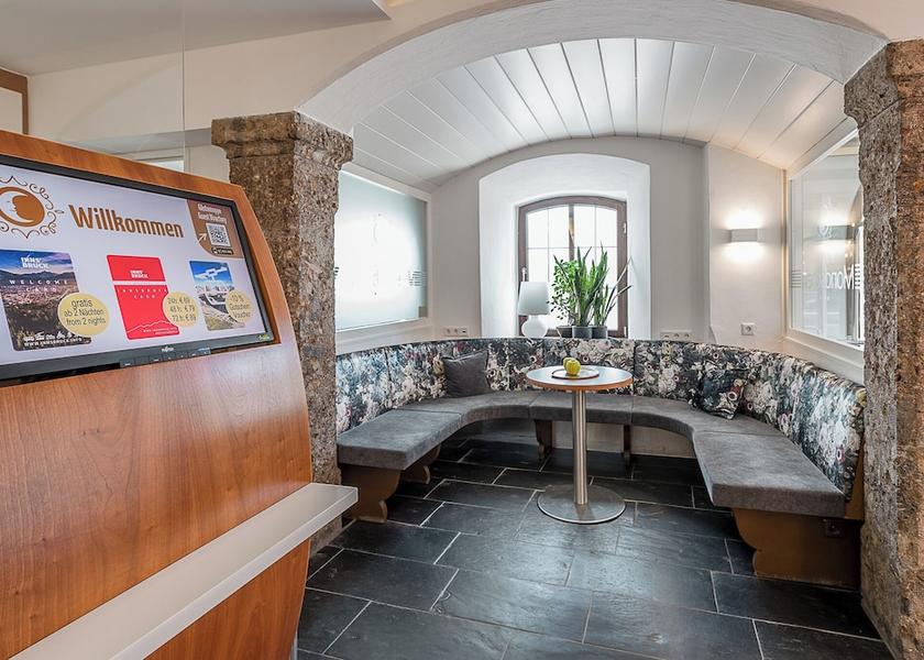 Check-in/check-out kiosk