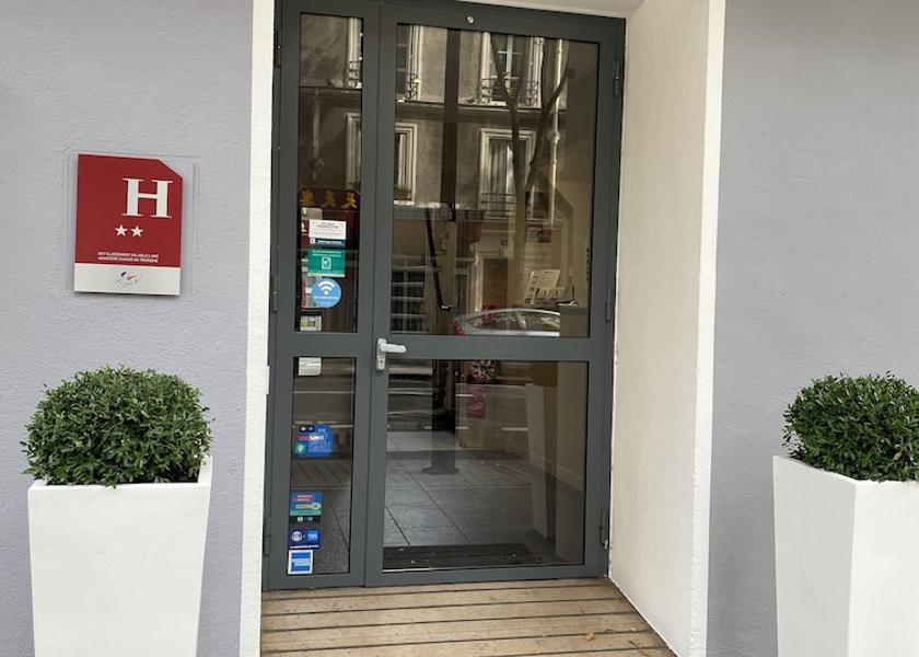 Ile-de-France Boulogne-Billancourt Entrance