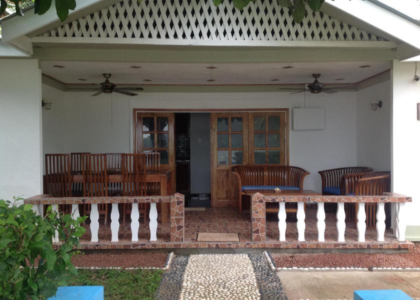  Praslin Island 
