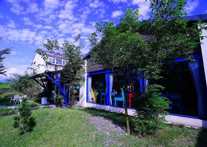 Yilan County Dongshan Facade