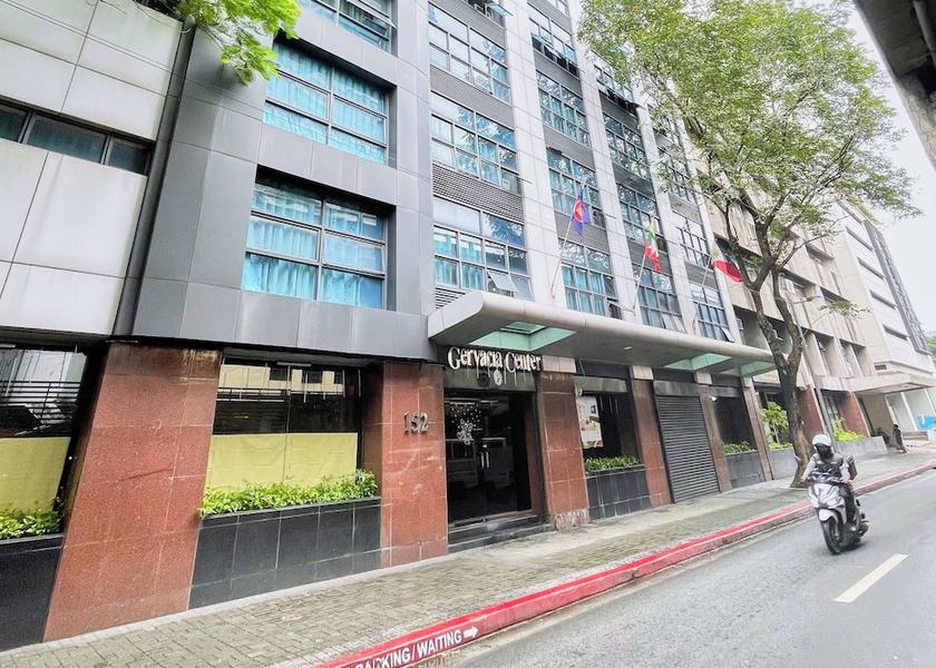  Makati Exterior
