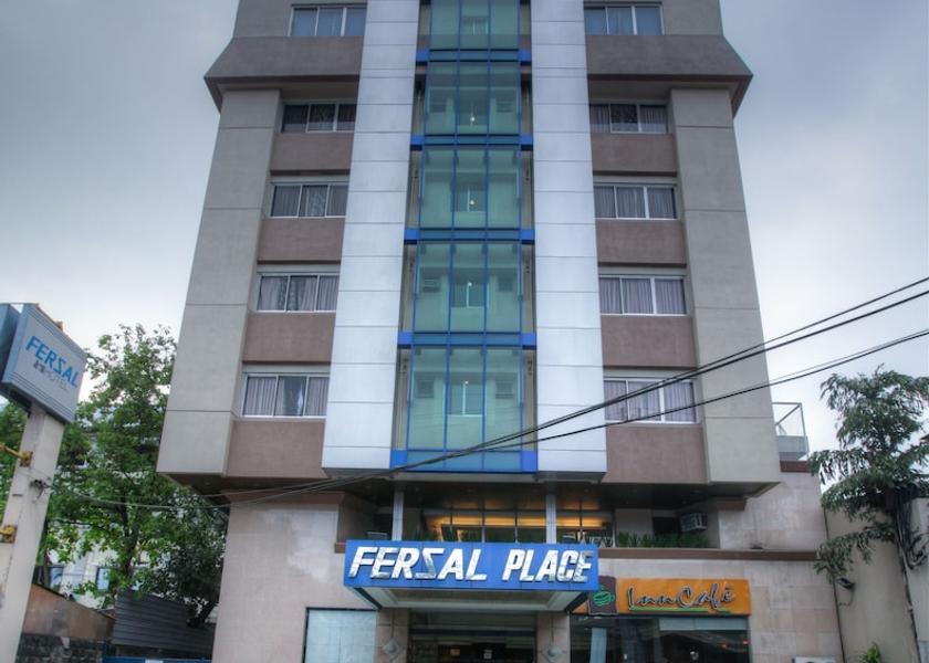  Quezon City Front of property