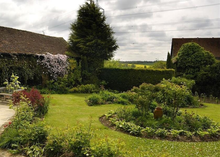 England Halstead Exterior Detail