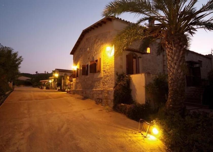 Sicily Cammarata Exterior Detail