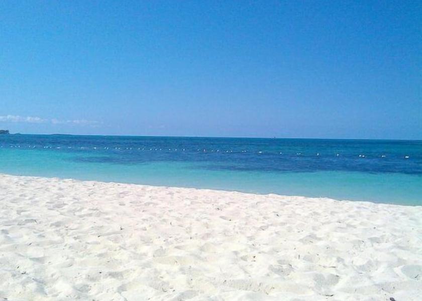  Nassau Beach