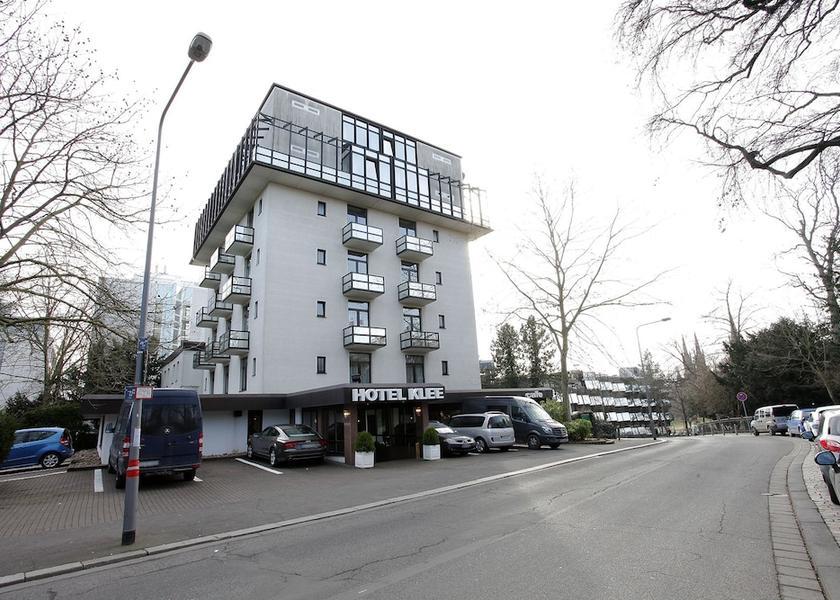 Hessen Wiesbaden Front of property