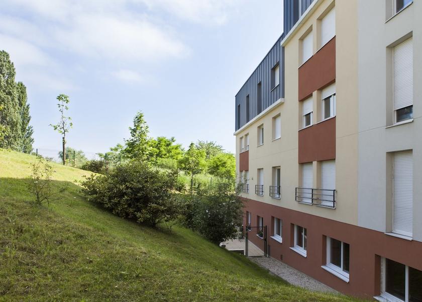 Ile-de-France Saint-Cyr-l'Ecole Exterior Detail