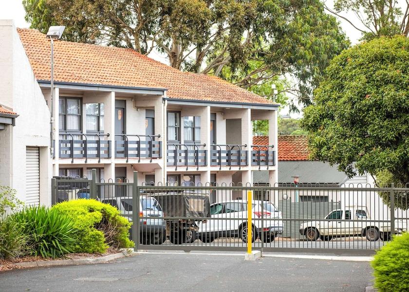 Victoria Melbourne Exterior Detail