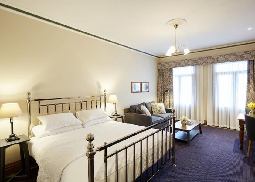 Victoria Melbourne Room