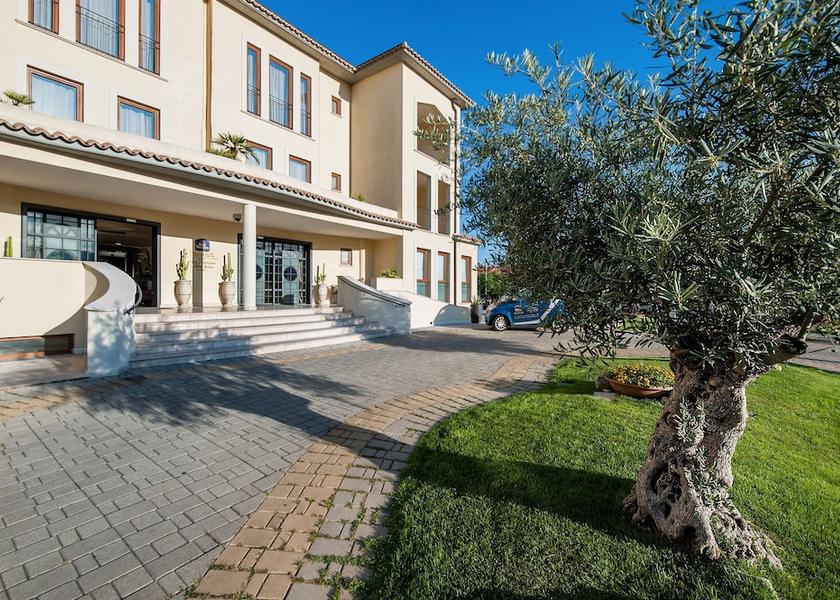Calabria Rende Exterior Detail