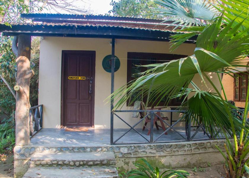 Bagmati Sauraha Hotel Exterior