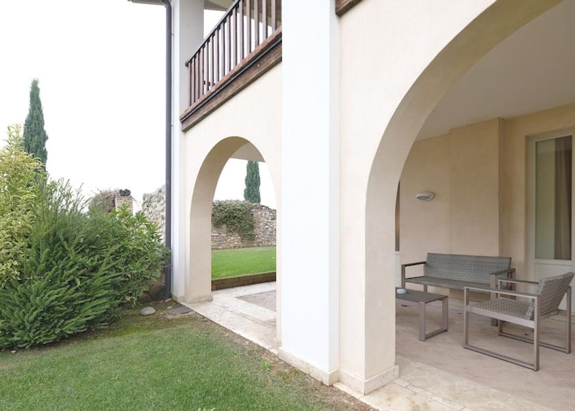 Lombardy Pozzolengo Porch