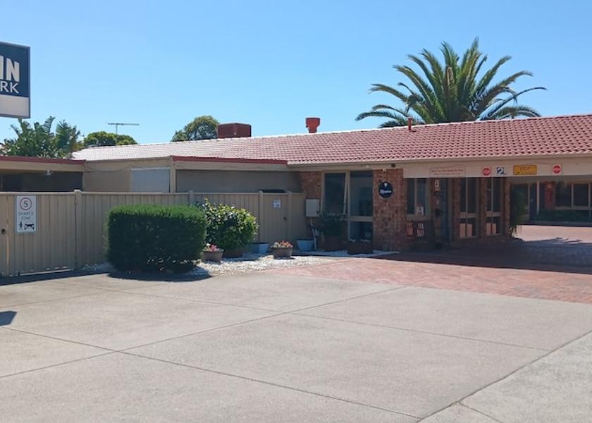 Victoria Werribee Facade