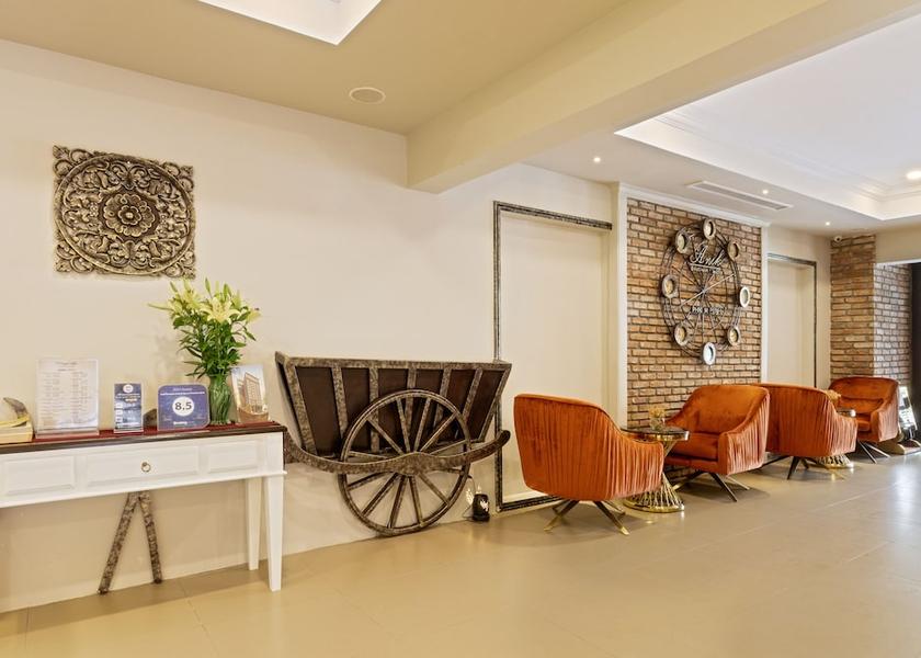 Phnom Penh Lobby sitting area