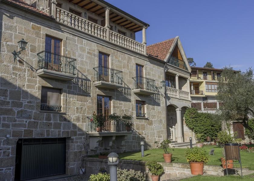 Galicia Dodro Facade
