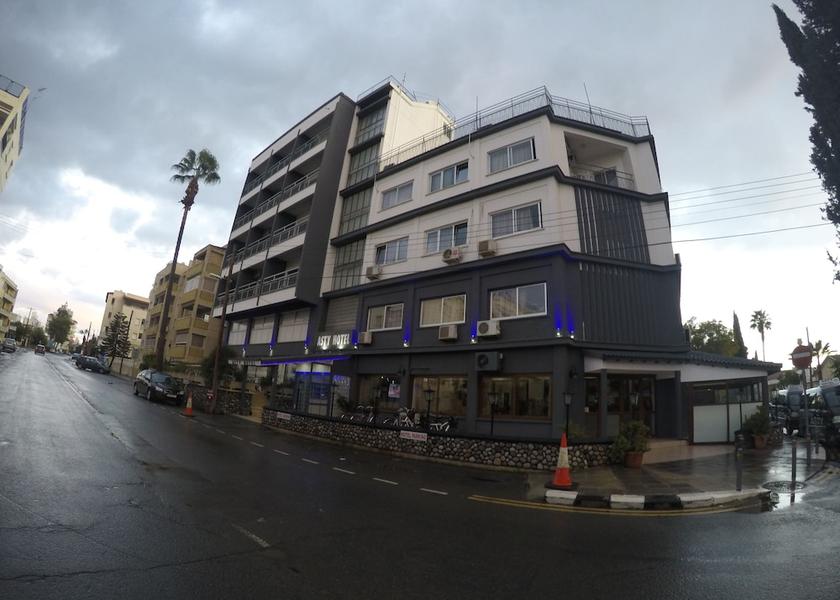 Larnaca District Ayios Dhometios Facade