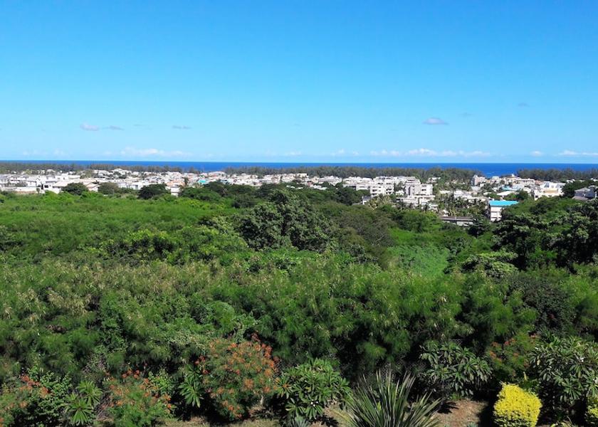 MU Flic-en-Flac Exterior Detail