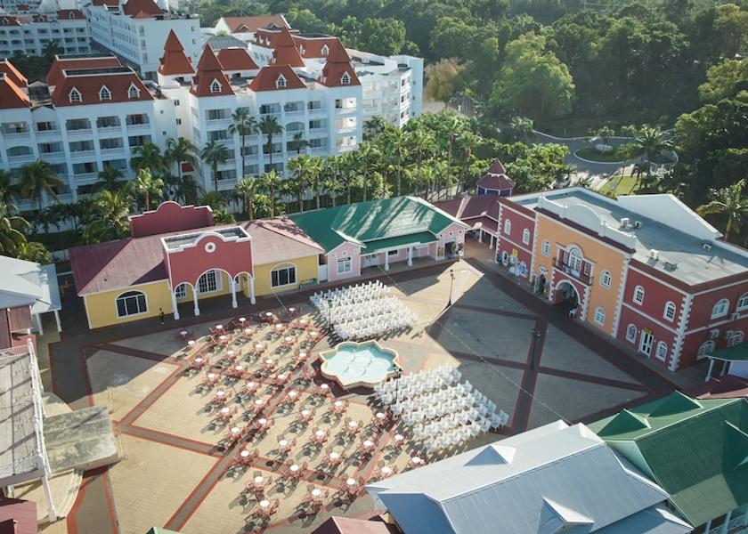 Saint James Runaway Bay Exterior Detail