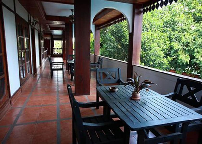  Vientiane Interior Entrance